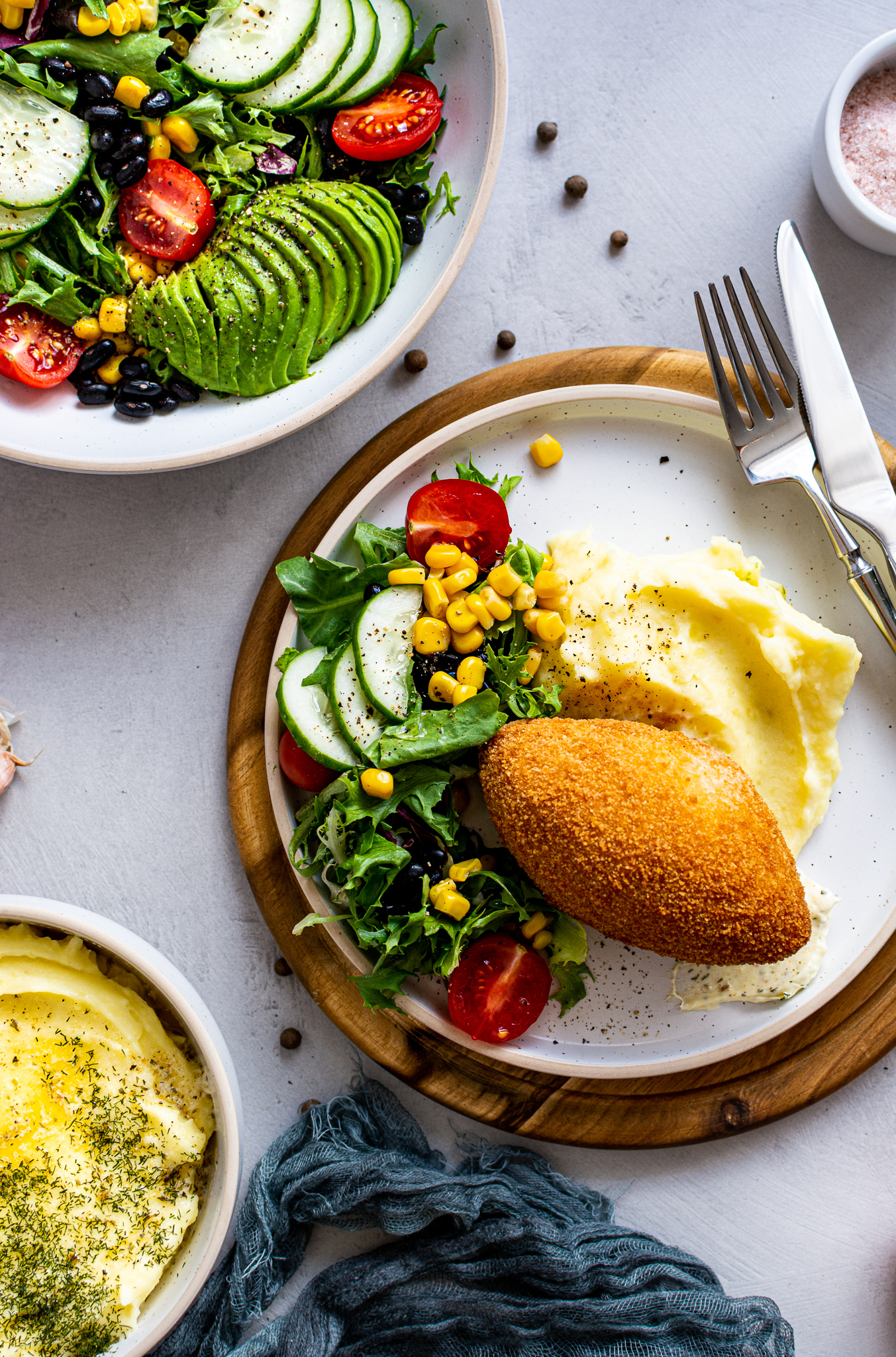 KIEV CUTLETS WITH TRUFFLE PASTE FILLING IN A MUSHROOM CRUST